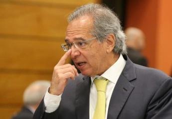Paulo Guedes nega intenção de usar reservas internacionais, a não...