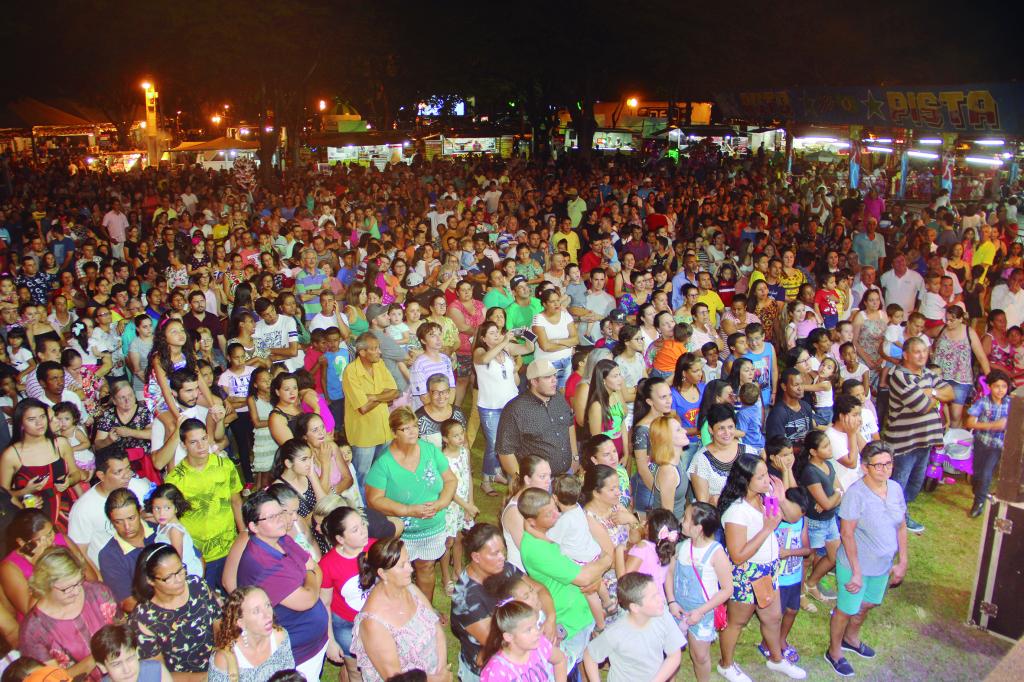 https://jornalnoroeste.com/uploads/images/2018/12/expo-caminhos-da-seda-reune-milhares-de-pessoas-em-comemoracao-aos-66-anos-de-nova-esperanca-bg-219-37a51.JPG