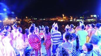 Expo Caminhos da Seda reúne milhares de pessoas em comemoração...