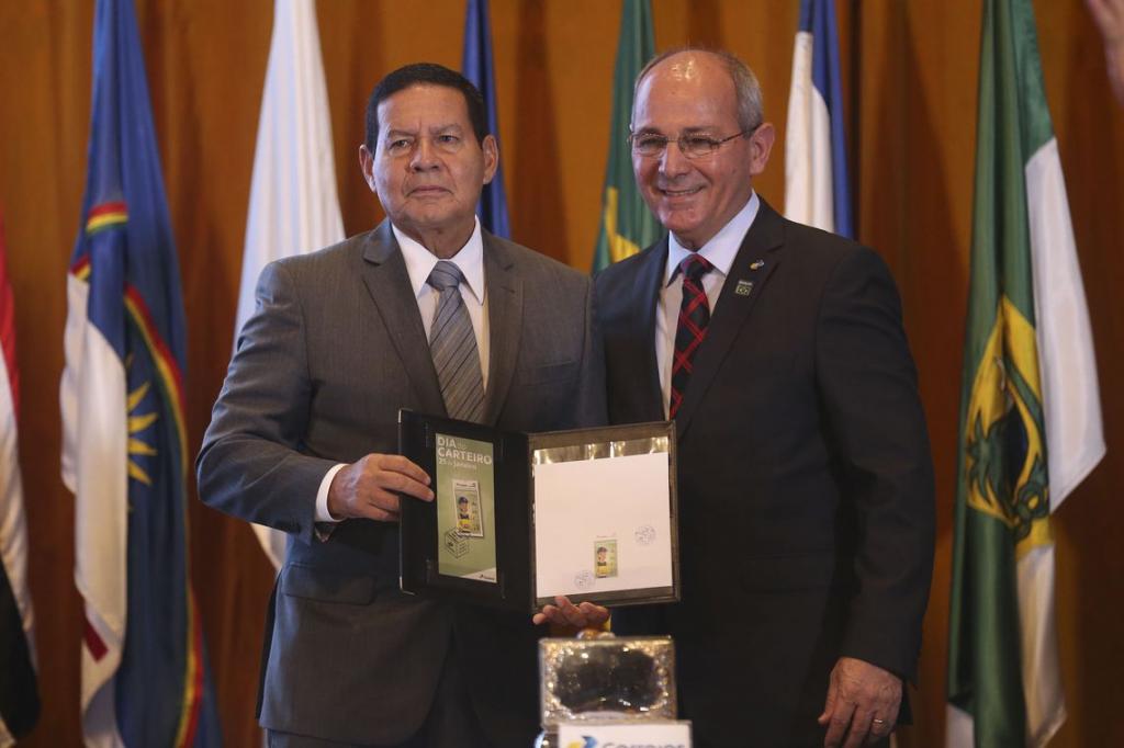 https://jornalnoroeste.com/uploads/images/2019/01/mourao-descarta-por-enquanto-privatizacao-dos-correios-bg-411-38ae5.jpg