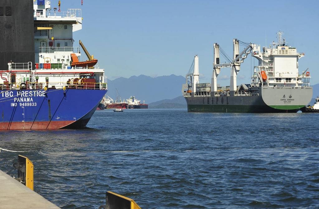 Parceria entre Portos do Paraná e Marinha aumentará segurança na navegação
