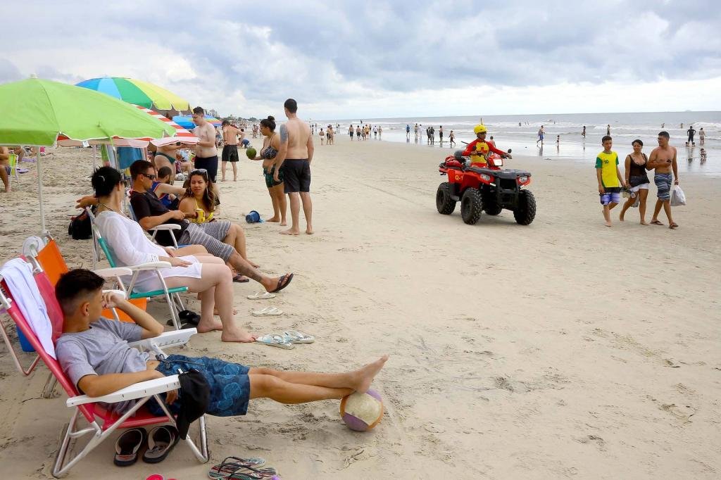 https://jornalnoroeste.com/uploads/images/2019/01/praias-limpas-seguranca-e-lazer-marcam-primeiro-mes-da-temporada-bg-401-35669.jpg