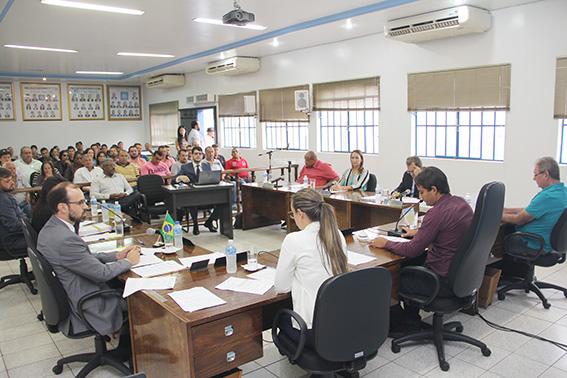 Câmara cassa o mandato do prefeito de Alto Paraná e defesa anuncia...