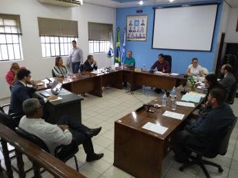 Câmara Municipal de Alto Paraná inicia sessão que pode levar...