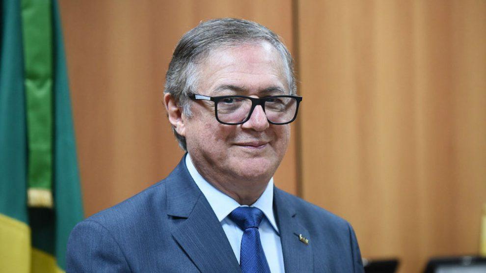 https://jornalnoroeste.com/uploads/images/2019/02/ministerio-da-educacao-envia-nova-carta-de-velez-a-rede-de-ensino-bg-575-152ab.jpg