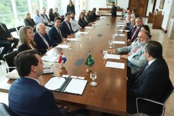 Paraná e Paraguai discutem infraestrutura e agronegócio