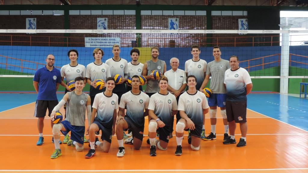 Seleção Paranaense de Voleibol realiza treinamentos em Nova Esperança