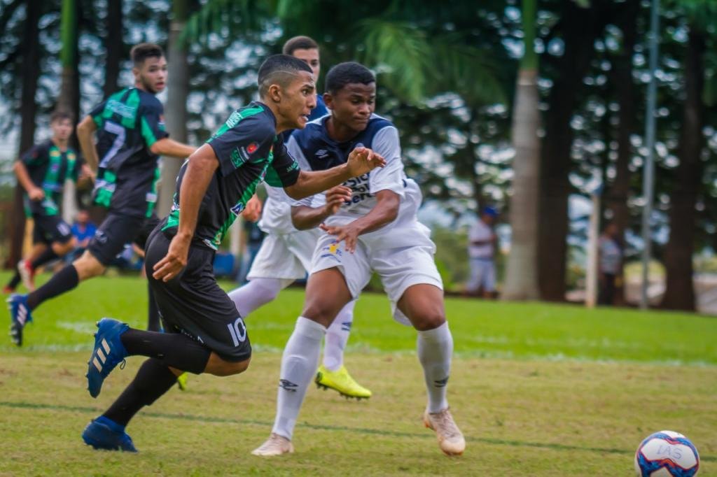 https://jornalnoroeste.com/uploads/images/2019/05/apos-o-empate-sem-gols-com-o-joinville-maringa-fc-inicia-a-preparacao-para-encarar-a-ferroviaria-bg-851-86fdb.jpeg