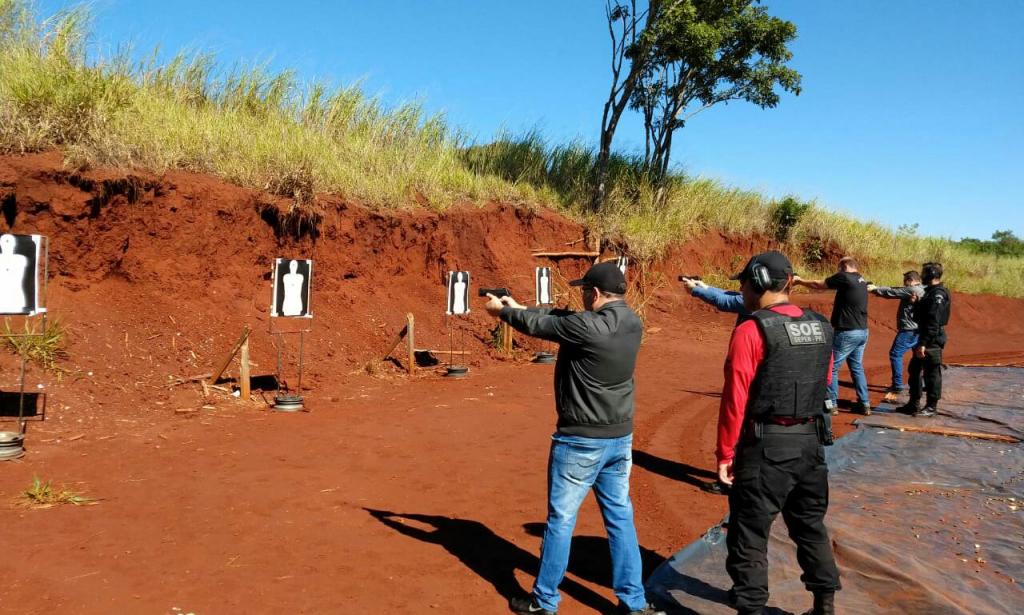 Agentes penitenciários realizam última fase do treinamento para habilitação institucional em pistola...