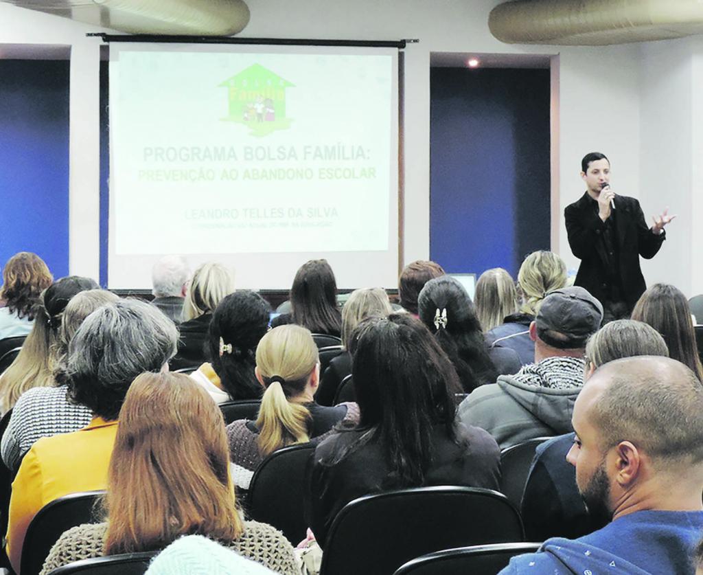 Capacitação para o sistema do Bolsa Família com foco na educação reuniu...