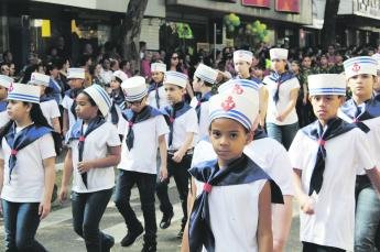 Desfile cívico resgatou o compromisso patriótico e fechou as comemorações...