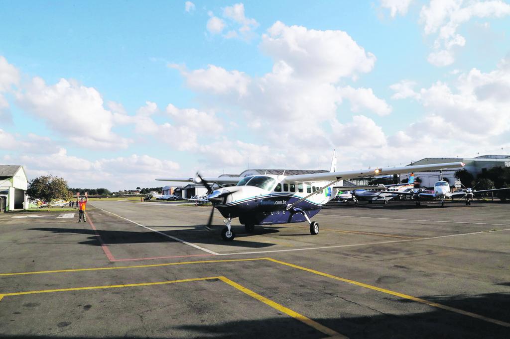 Nove voos marcam estreia do programa Voe Paraná