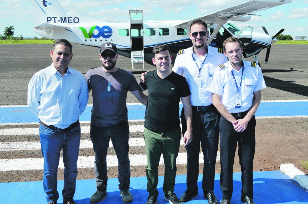 Prefeito recepciona a chegada do Voe Paraná em Paranavaí