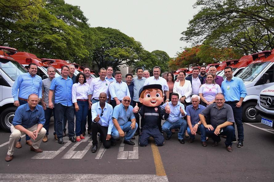 https://jornalnoroeste.com/uploads/images/2019/11/governo-do-estado-entrega-30-ambulancias-para-o-noroeste-bg-1375-4a248.jpg