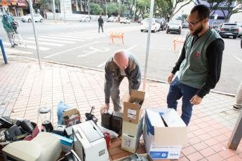 Maringá: Secretarias se unem em mutirão de coleta de lixo...