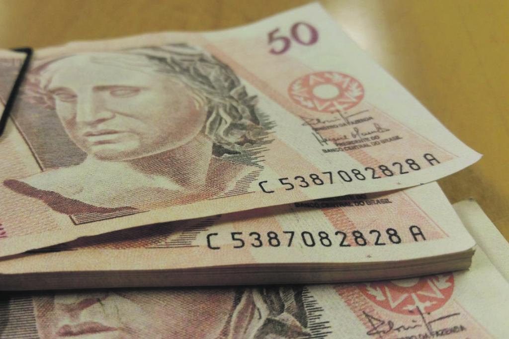 https://jornalnoroeste.com/uploads/images/2019/12/limite-de-juros-para-cheque-especial-comeca-a-valer-no-dia-6-bg-1550-2a8ca.jpg