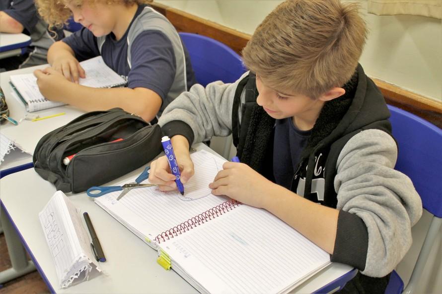 https://jornalnoroeste.com/uploads/images/2019/12/parana-vai-incluir-educacao-financeira-na-rede-estadual-bg-1462-10202.jpg
