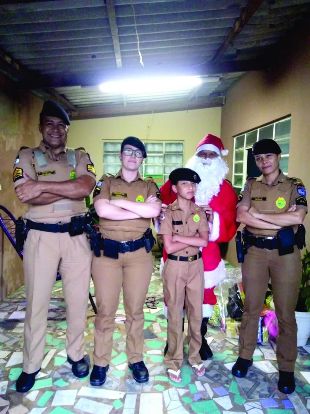 Polícia Militar atende pedido de garotinha que enviou carta ao Papai Noel...