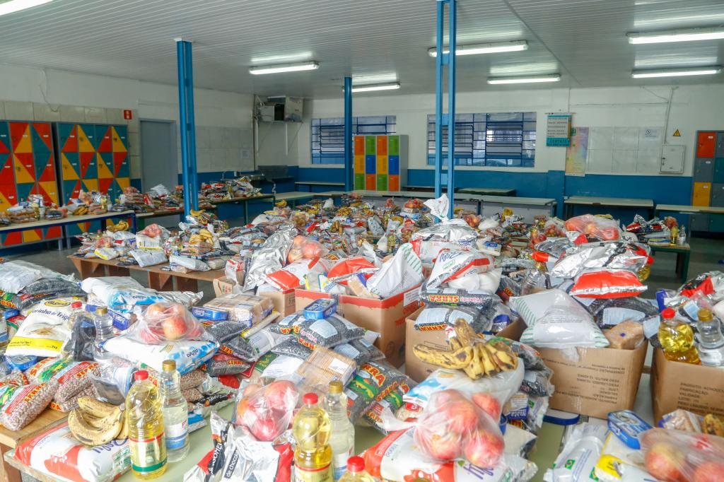 https://jornalnoroeste.com/uploads/images/2020/07/governo-repassa-25-mil-toneladas-de-alimentos-da-merenda-escolar-bg-2311-0ead6.jpg