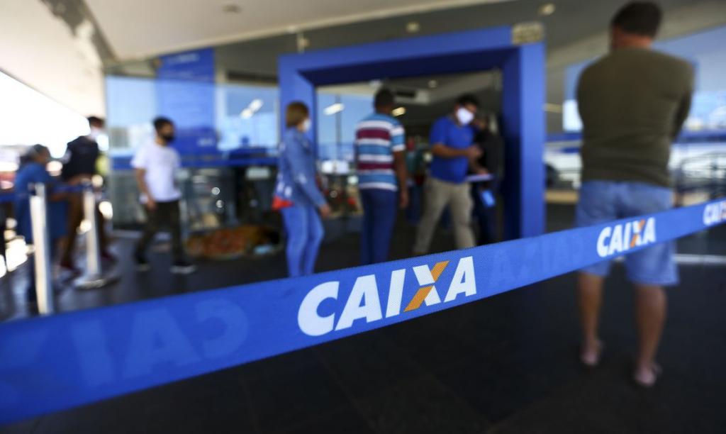 https://jornalnoroeste.com/uploads/images/2020/08/caixa-paga-auxilio-emergencial-para-beneficiarios-do-bolsa-familia-bg-2428-f837c.jpg