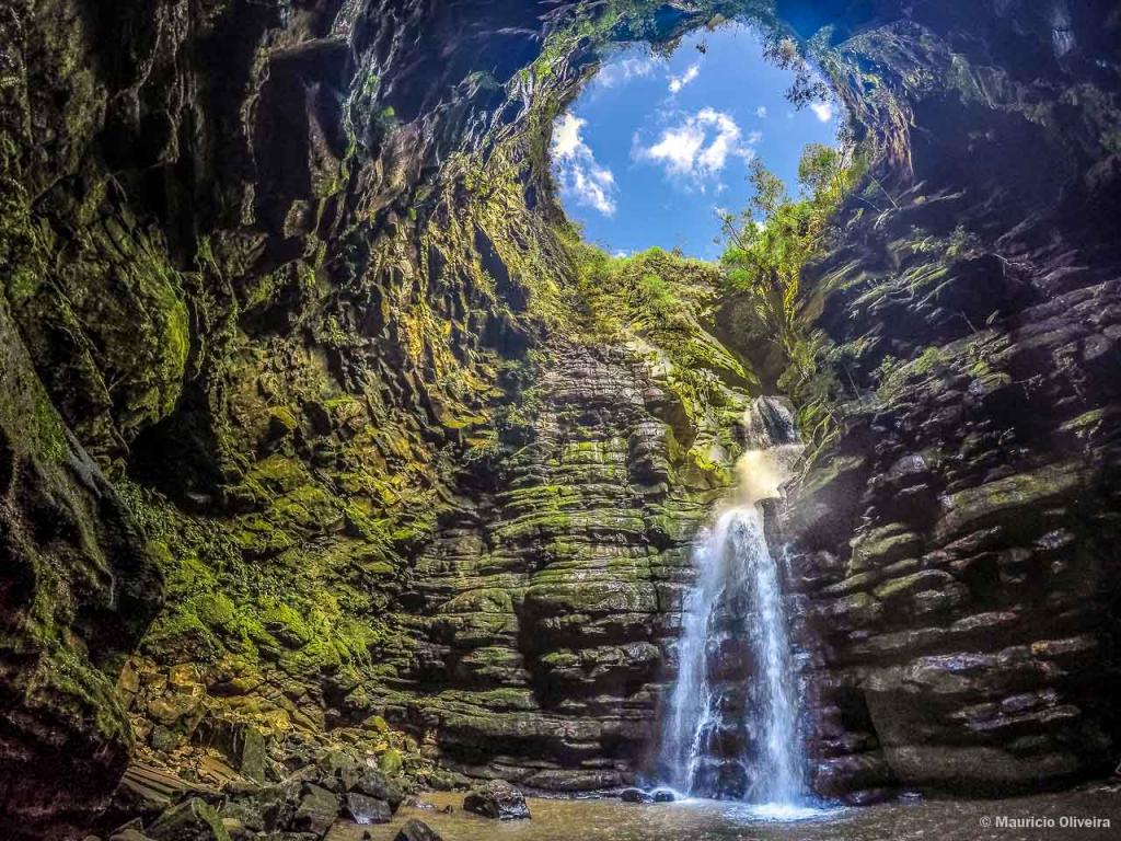 https://jornalnoroeste.com/uploads/images/2020/10/as-belezas-naturais-da-regiao-dos-campos-gerais-e-o-famoso-buraco-do-padre-bg-2836-95d84.jpg
