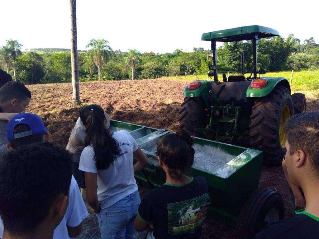 https://jornalnoroeste.com/uploads/images/2020/10/colegios-agricolas-superam-desafios-ainda-maiores-com-ensino-remoto-bg-2648-3e628.jpeg