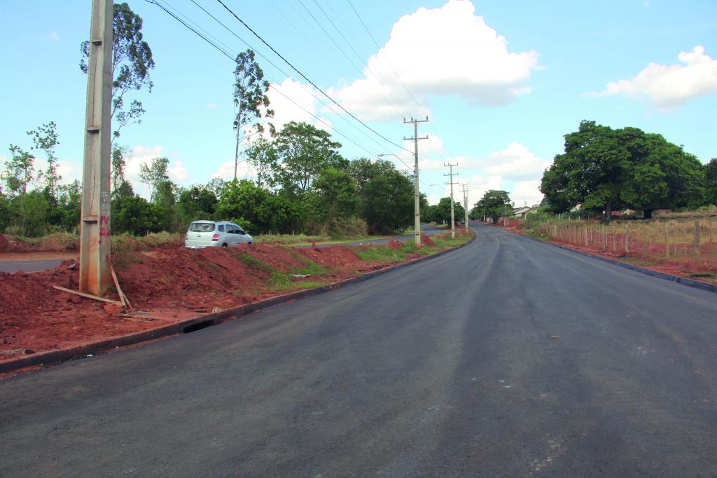 Barão de Lucena recebe novo asfaltamento e obras mudam os contornos do...