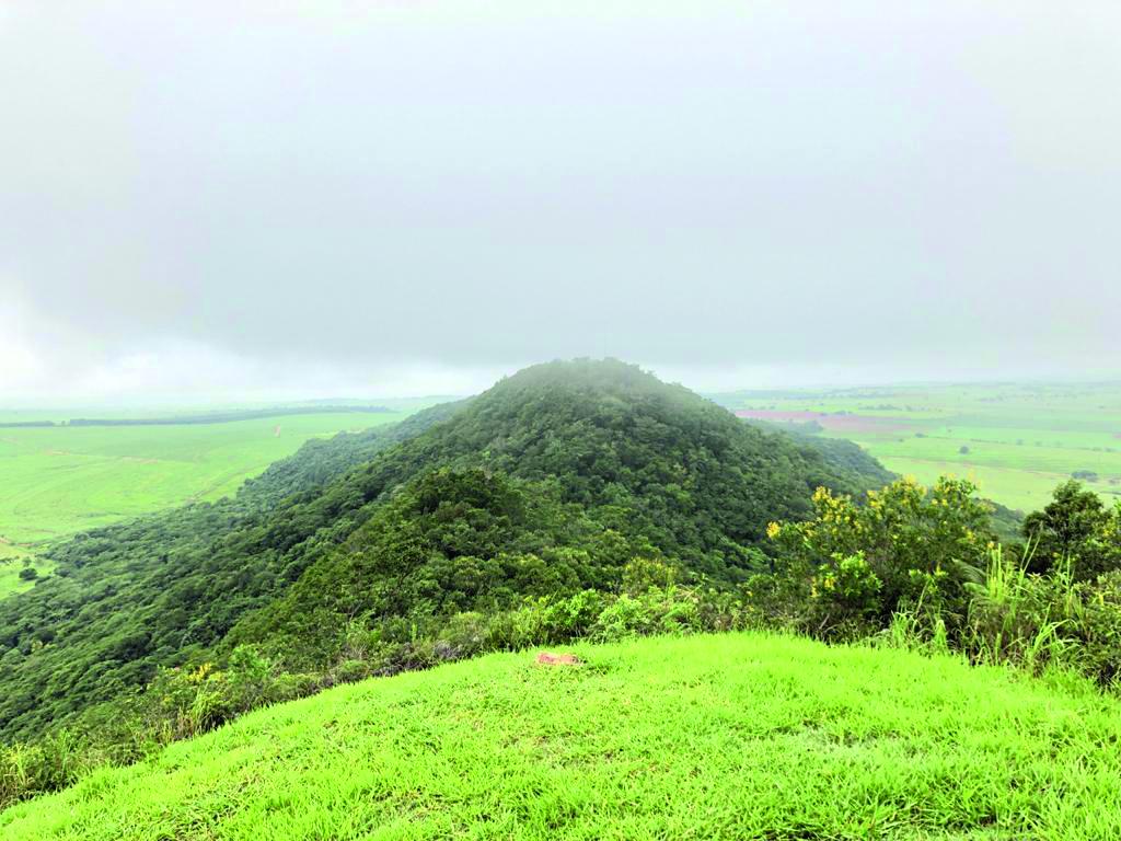https://jornalnoroeste.com/uploads/images/2020/12/tres-morrinhos-combinacao-de-turismo-e-escalada-para-quem-quer-aventura-e-uma-visao-incrivel-bg-3036-d344d.jpg