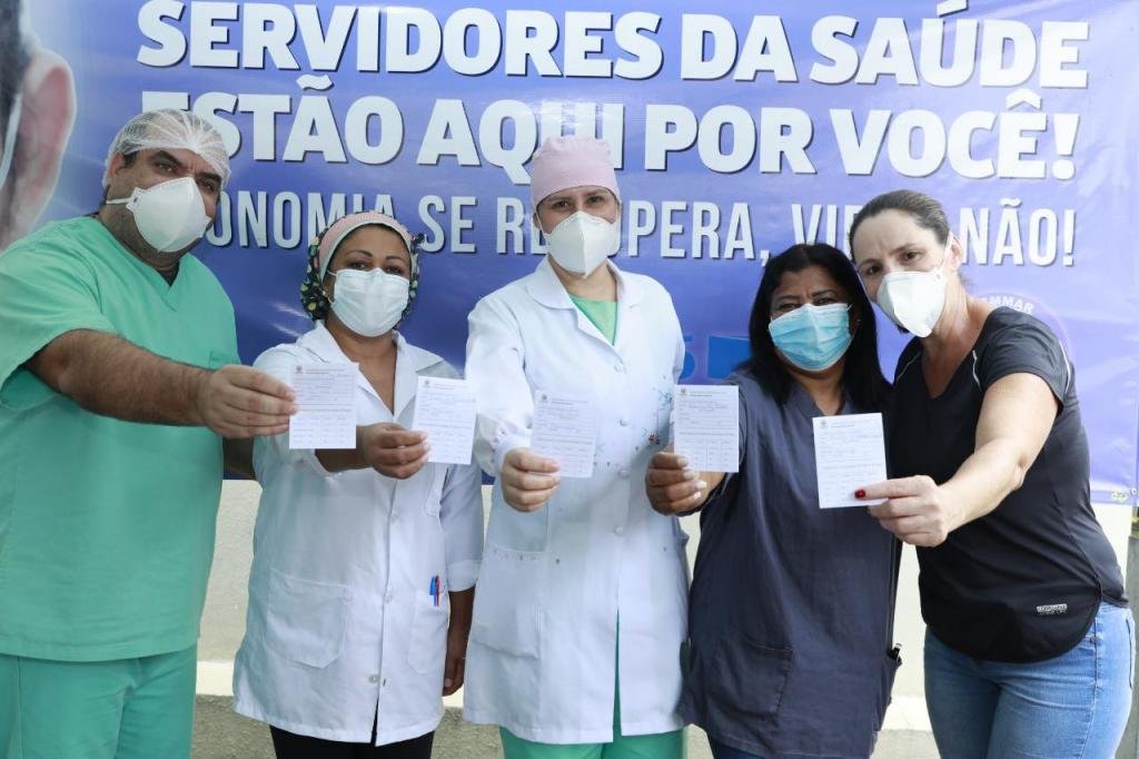 https://jornalnoroeste.com/uploads/images/2021/01/maringa-nos-dois-primeiros-dias-de-campanha-3-mil-pessoas-foram-vacinadas-bg-3205-667a1.jpg