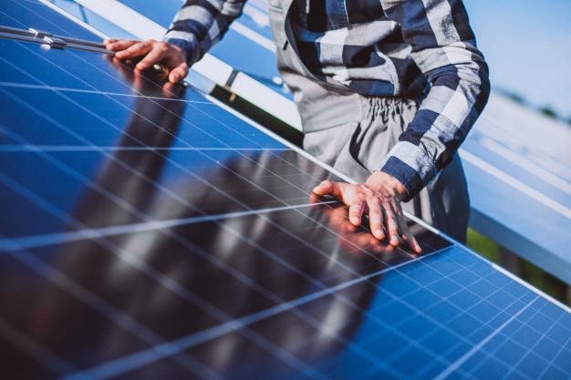 https://jornalnoroeste.com/uploads/images/2021/02/parana-e-o-quinto-estado-brasileiro-com-maior-potencia-em-energia-solar-na-geracao-distribuida-bg-3281-55b4c.jpg