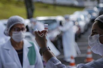 Com 633 mil vacinas, Paraná vai intensificar aplicação da segunda...