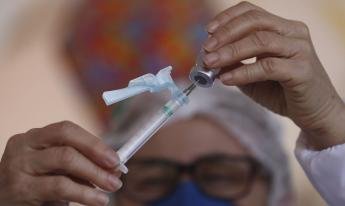 Com vacinação em massa, Botucatu reduz casos de covid-19 em...