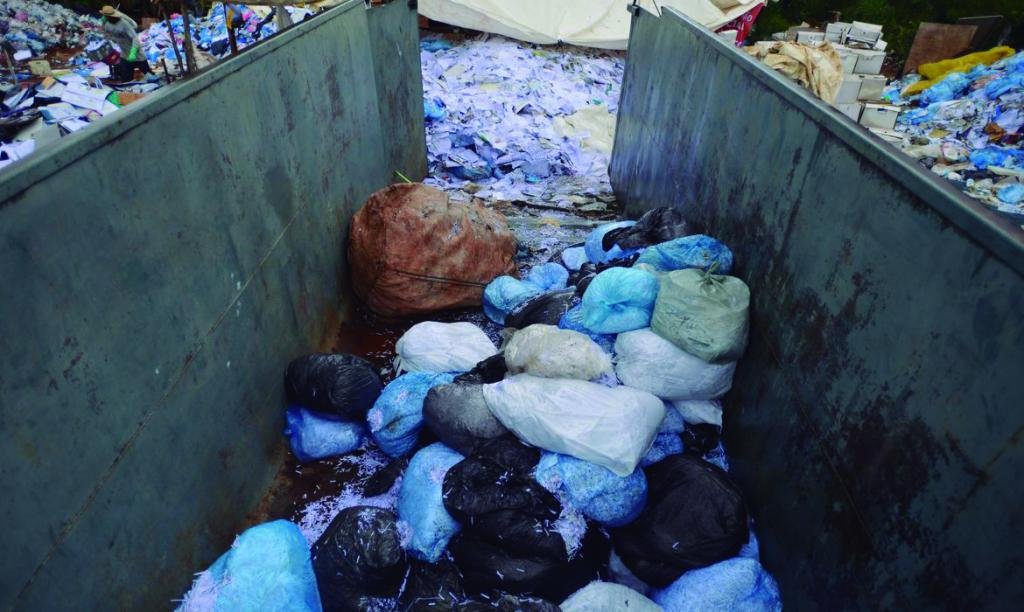 https://jornalnoroeste.com/uploads/images/2021/06/governo-assina-acordos-que-podem-fechar-lixoes-e-despoluir-rios-bg-4015-9704f.jpg