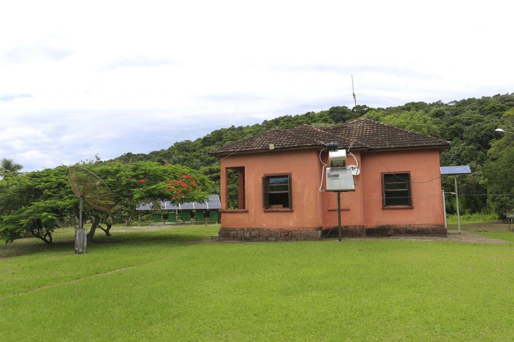 https://jornalnoroeste.com/uploads/images/2021/06/obras-que-vao-transformar-residencia-oficial-da-ilha-das-cobras-em-escola-comecam-neste-mes-bg-3966-7b0c6.jpg