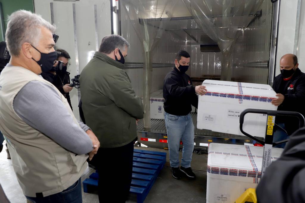 Paraná recebe 234 mil vacinas contra a Covid-19; doses da Pfizer vão...