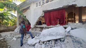 Agência humanitária adventista presta assistência a vítimas de terremoto no...