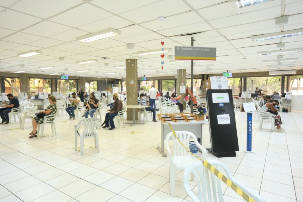 Programa do Crea-PR ajudou a reduzir de 90 para cinco dias o...