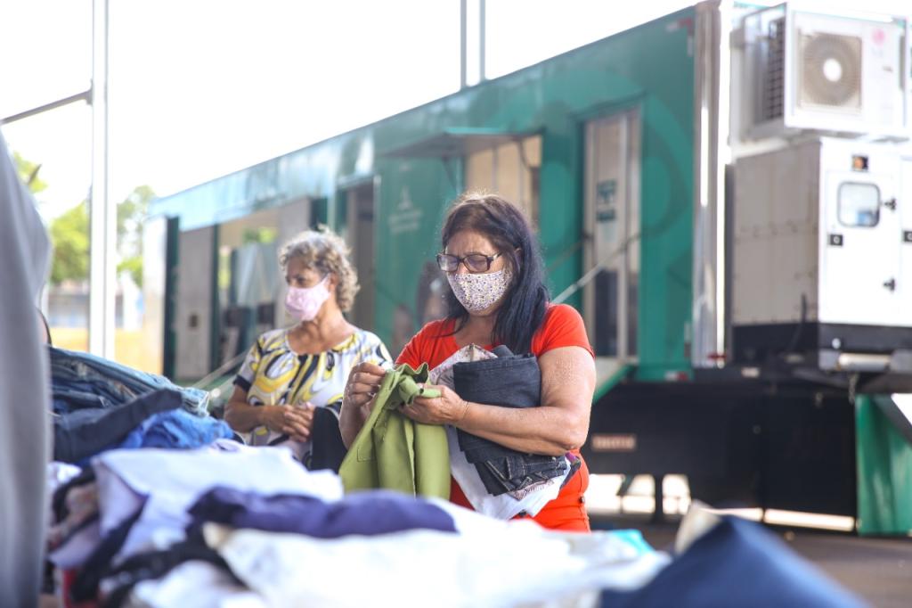 Carreta Solidária oferece atendimento gratuito a famílias carentes no Paraná