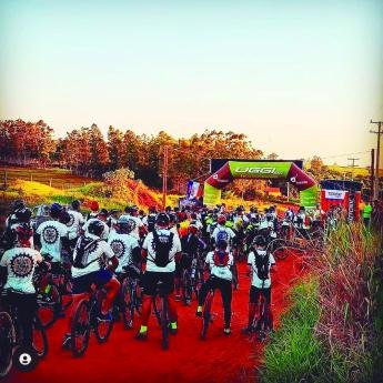Ciclistas superam o “Desafio 100km de terra” em Nova Esperança
