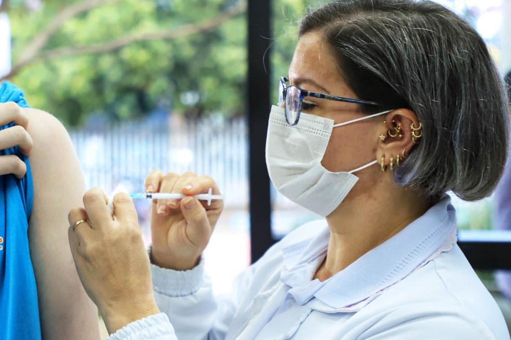 Paraná estima vacinar 1,07 milhão de crianças de 5 a 11 anos...