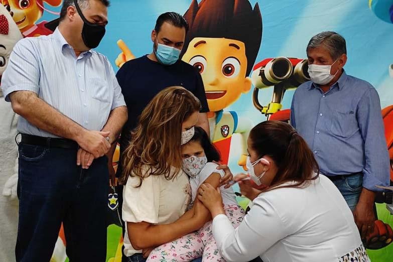 https://jornalnoroeste.com/uploads/images/2022/01/parana-inicia-campanha-de-vacinacao-infantil-contra-a-covid-19-bg-5556-f0161.jpg