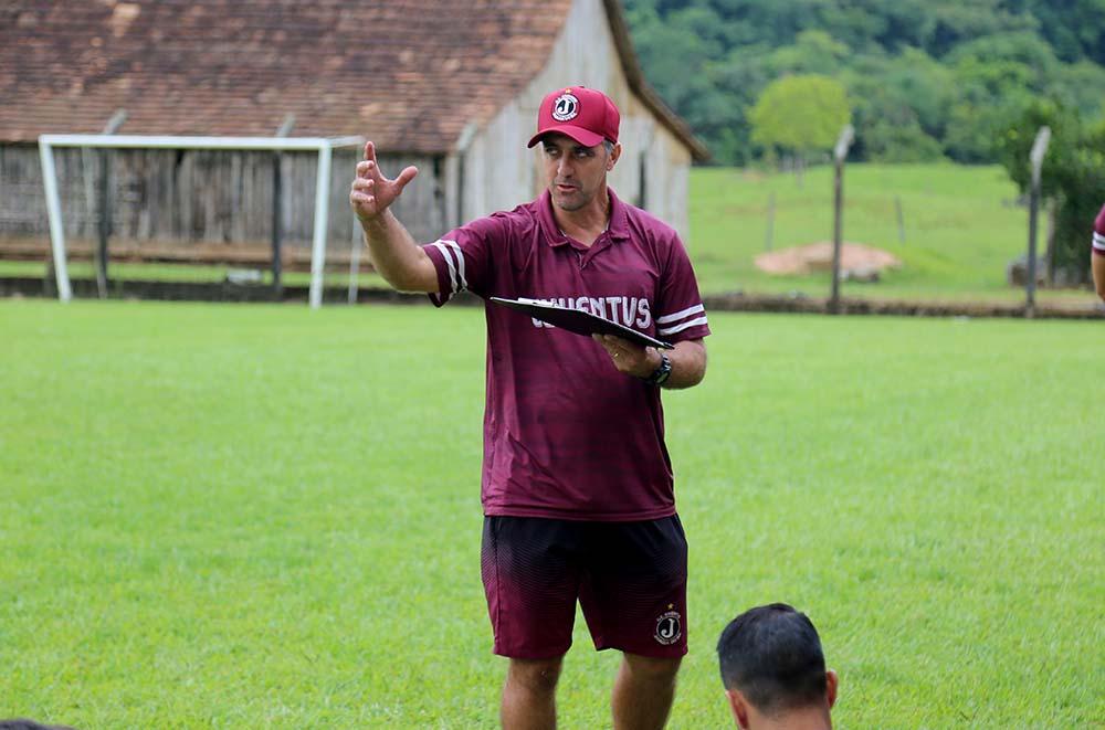 Nova-esperancense Alemão assume o comando do Juventus de Jaraguá do Sul e...