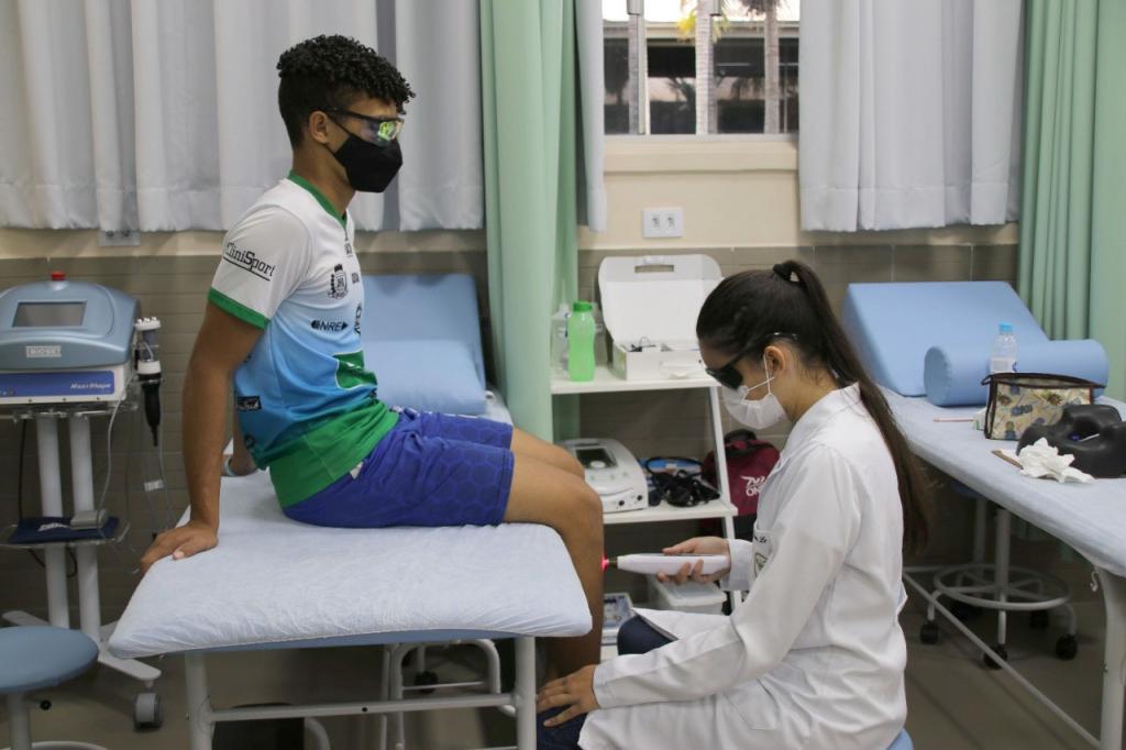Fisioterapia do Integrado e Fecam firmam parceria para atendimento de atletas
