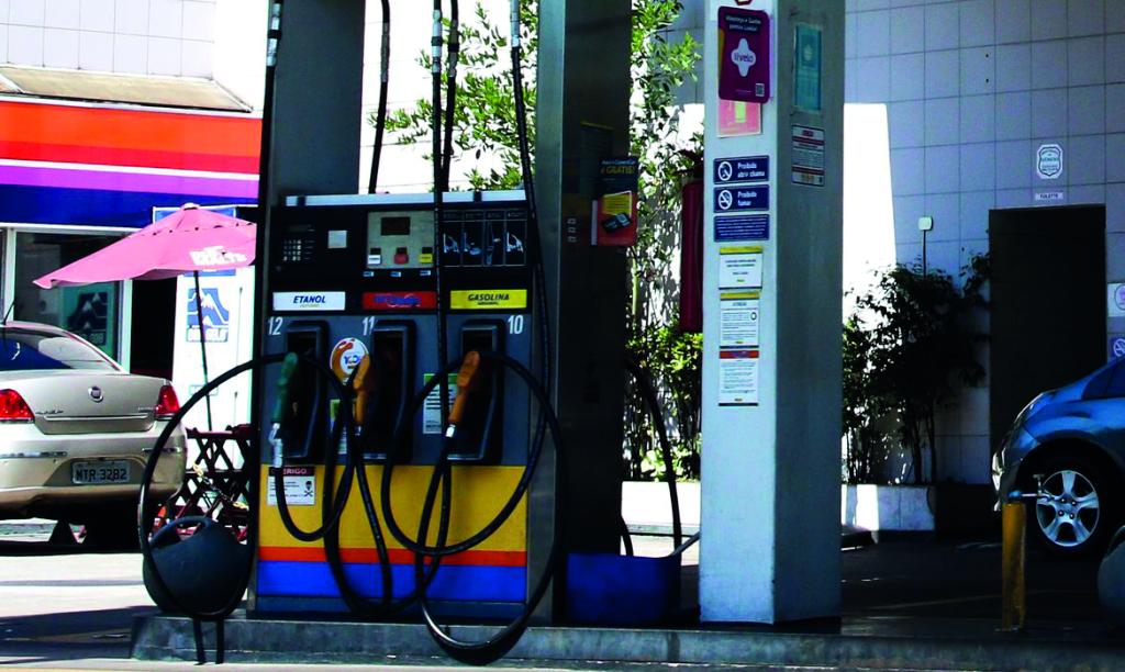 Senado aprova projeto para reduzir preço dos combustíveis