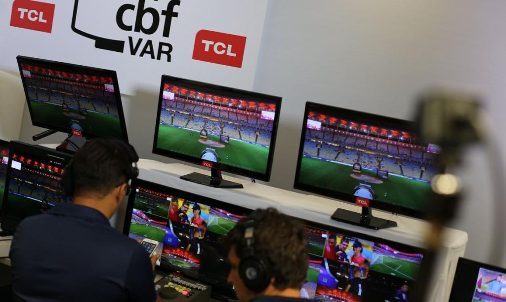 https://jornalnoroeste.com/uploads/images/2022/04/cbf-demite-diretor-do-var-e-9-integrantes-da-comissao-de-arbitragem-bg-6356-8f243.jpg