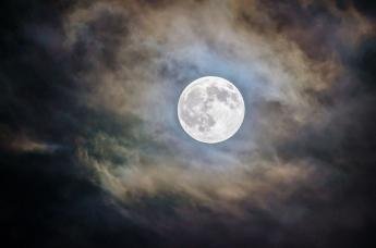 Como as fases da Lua afetam a qualidade do sono