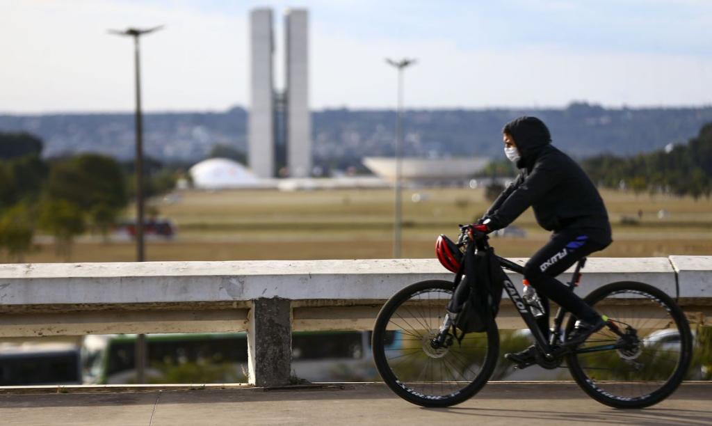 Onda de frio avança para o Sudeste e Centro-Oeste, com quedas de...