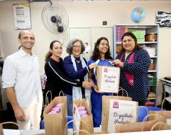 Prefeitura de Maringá  entrega mais de 400 absorventes em...