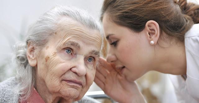 Tratamento contra perda auditiva ajuda idosos a se manterem no mercado de...