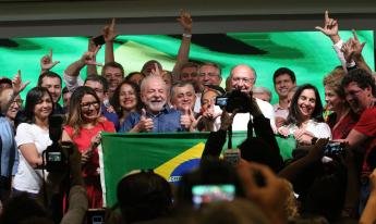 Em primeiro discurso, Lula diz que combate à miséria é...